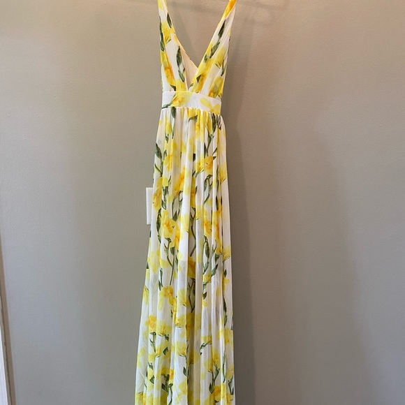 Yellow and white V neck maxi dress - Picture 2 of 3